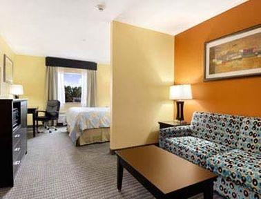Days Inn & Suites By Wyndham Расселвілль Номер фото